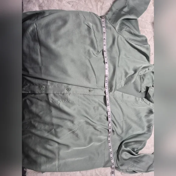 H&M Women's Light Sage Green Satin Button Down Deep B Neck Shirt - XXL - Picture 6 of 10